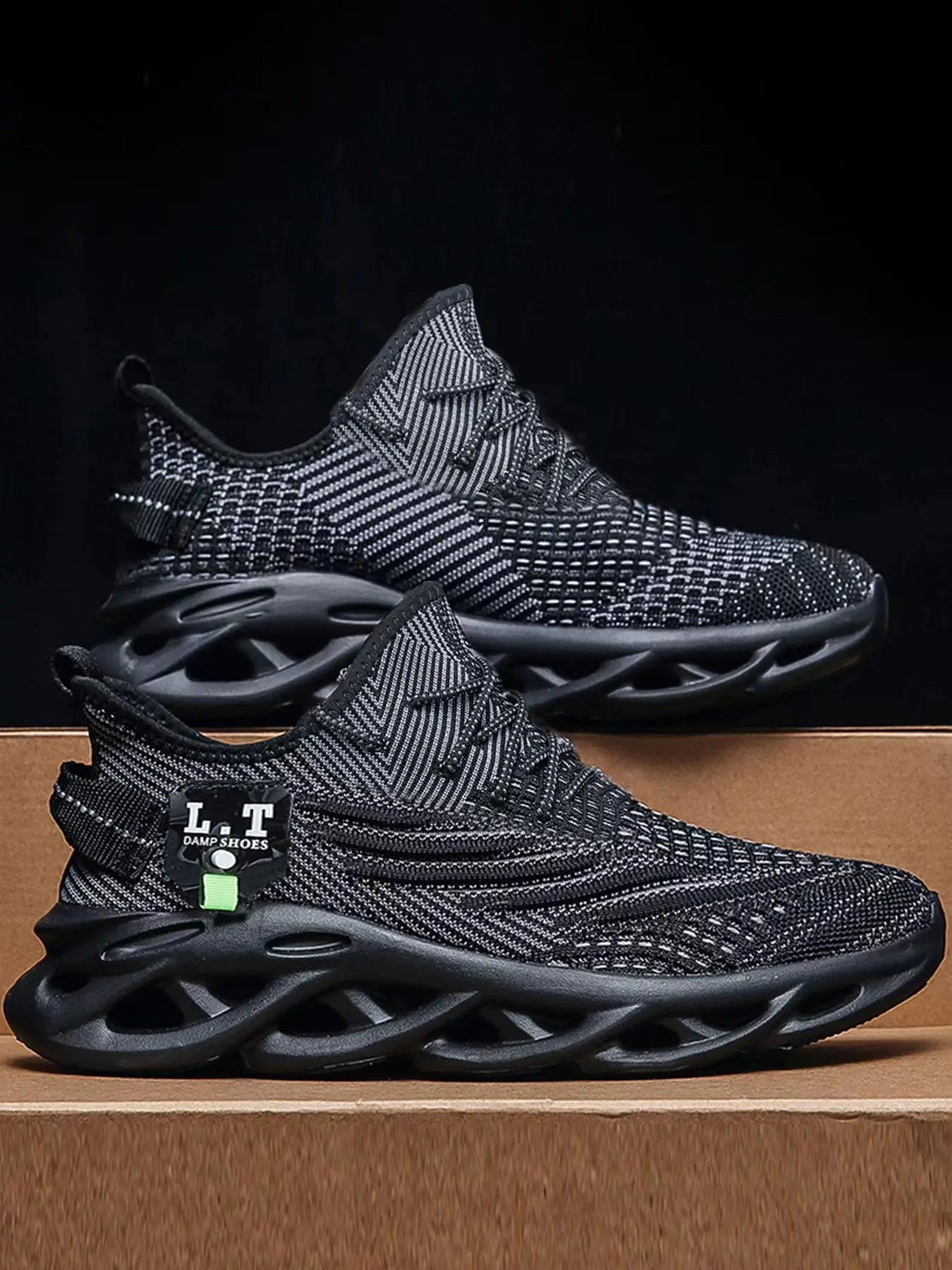 Mens Shoes, Ultra-Light Textured Design Lace-Up Trainers for Treadmill Wear as Gift, Workout Sneakers, Casual Twist Sole Design Sports Running Shoes for Summer 2025